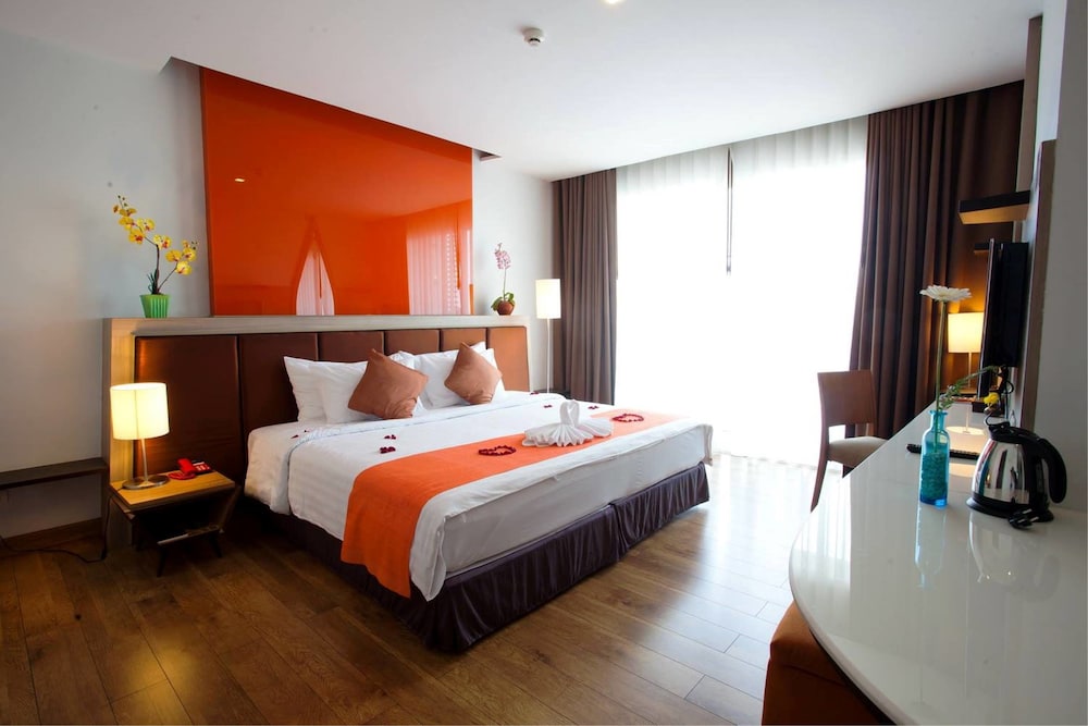 Deluxe Room - Photo 6