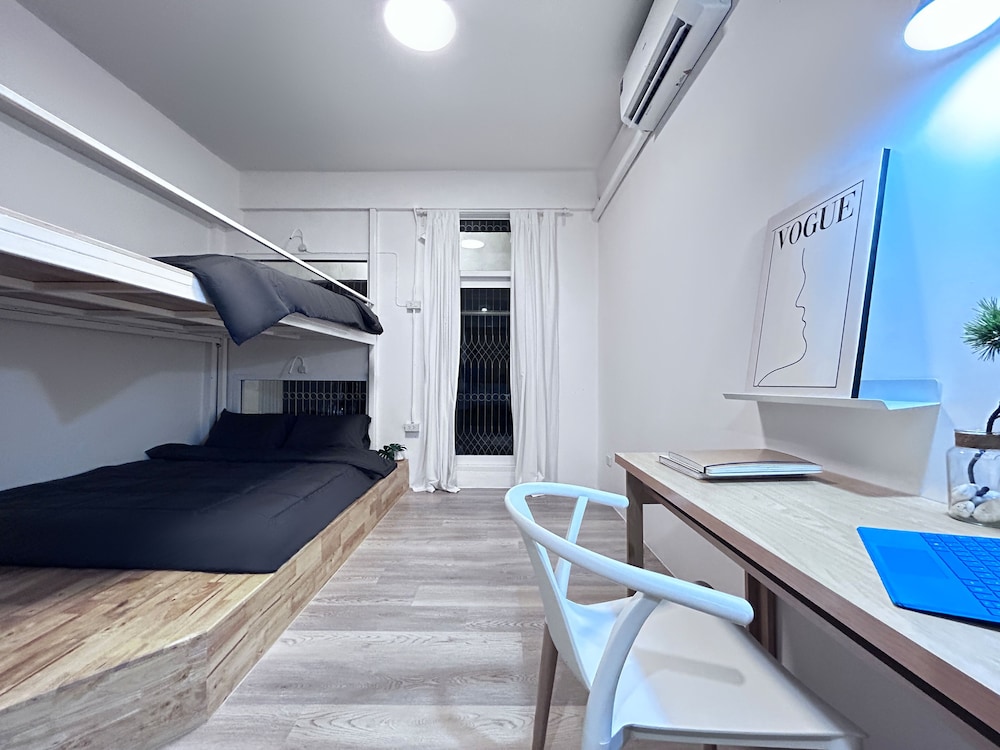 Basic Quadruple Room photo 2