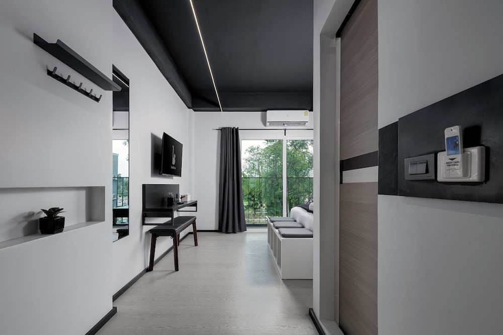 Deluxe Double Room, Balcony, Garden View - Photo 10