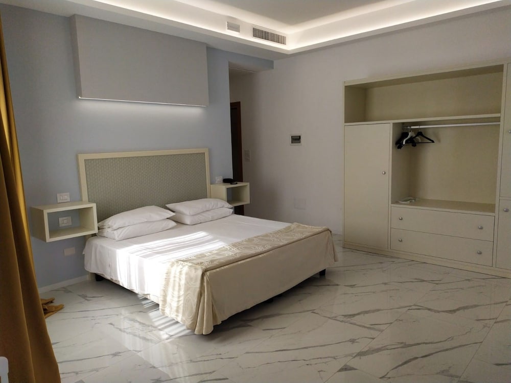 Junior Studio Suite - Photo 1