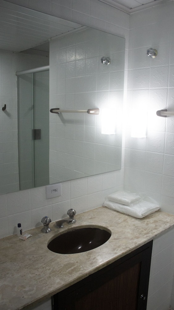 Twin Room - Photo 10