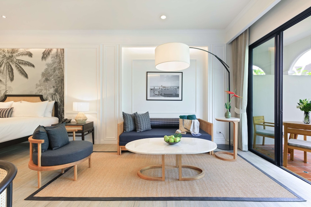 Club Room, 1 King Bed, Terrace (Garden) - Photo 9