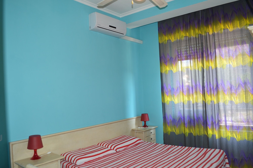 Comfort Double Room, 1 Queen Bed, Smoking, City View photo 2
