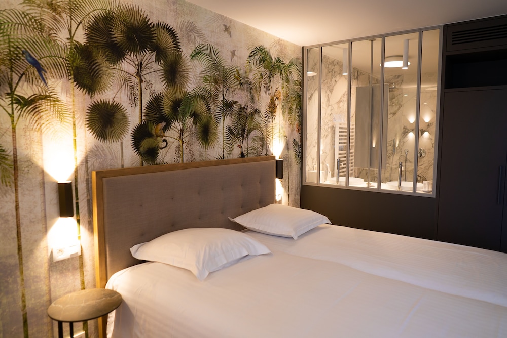 Signature Twin Room photo 1