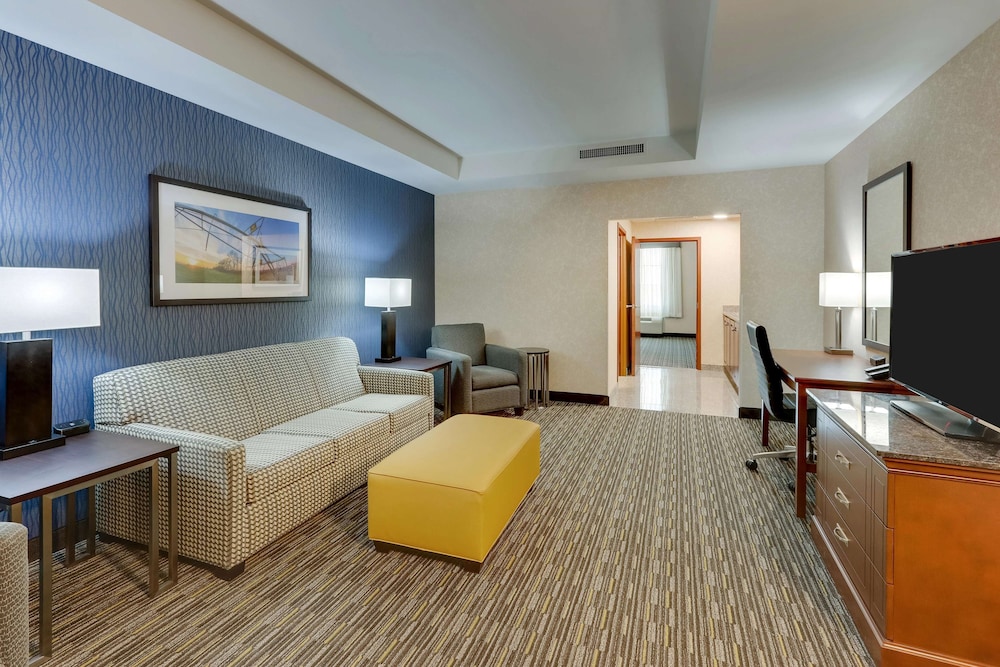 Suite, Multiple Beds, Refrigerator & Microwave (Upper Floor, 2 Rooms, Sofabed) photo 3