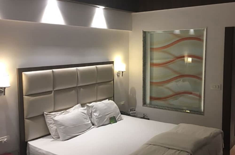 Luxury Room Without Balcony photo 1