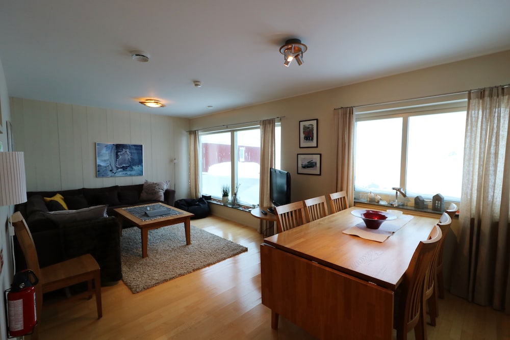 Comfort Apartment, 3 Bedrooms, Mountain View photo 3