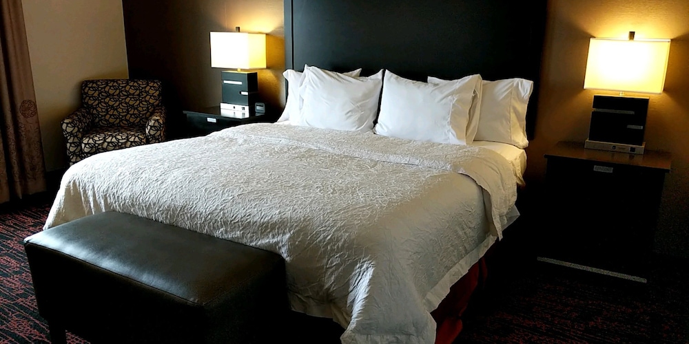 King bed - Photo 2