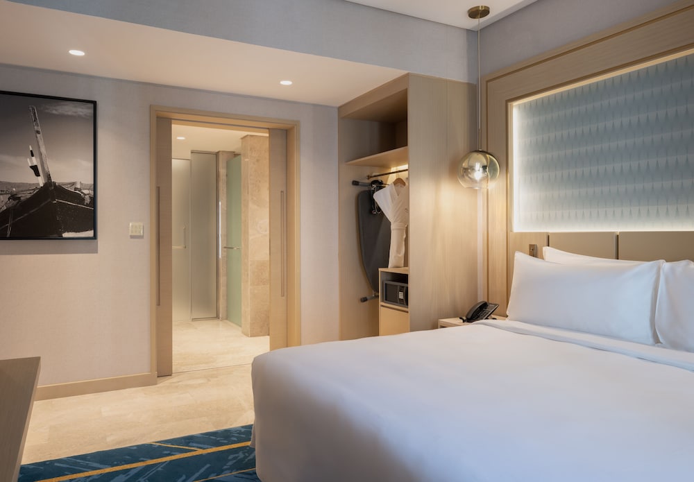 Superior Suite, 1 Bedroom, Pool View - Photo 1