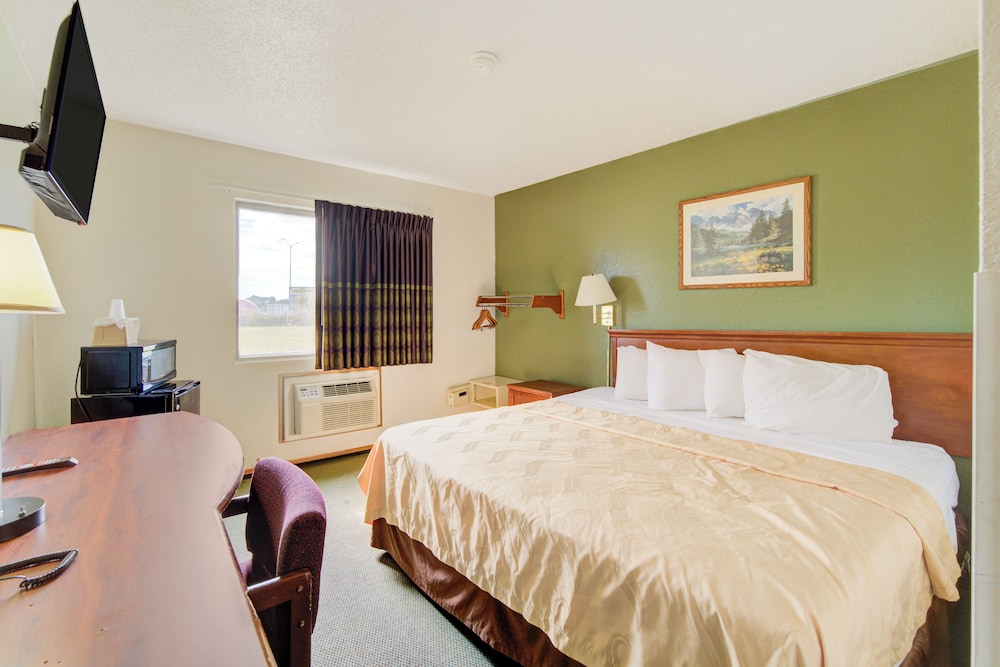 Room, 1 Queen Bed, Non Smoking - Photo 4