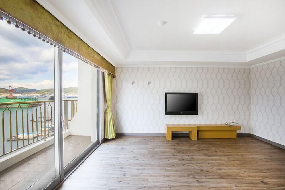 Royal Suite Condo