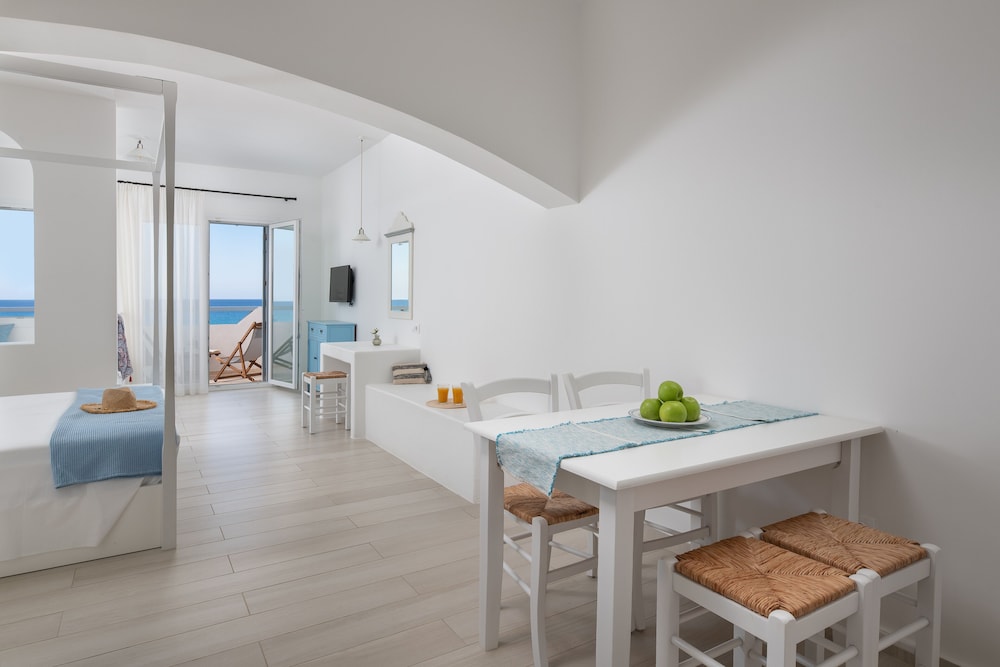 Aegean Luxury Suites photo 3