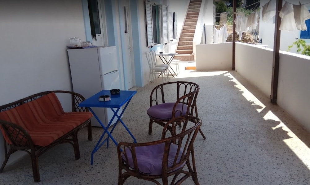 Basic Quadruple Room, 1 Bedroom, Beach View photo 3