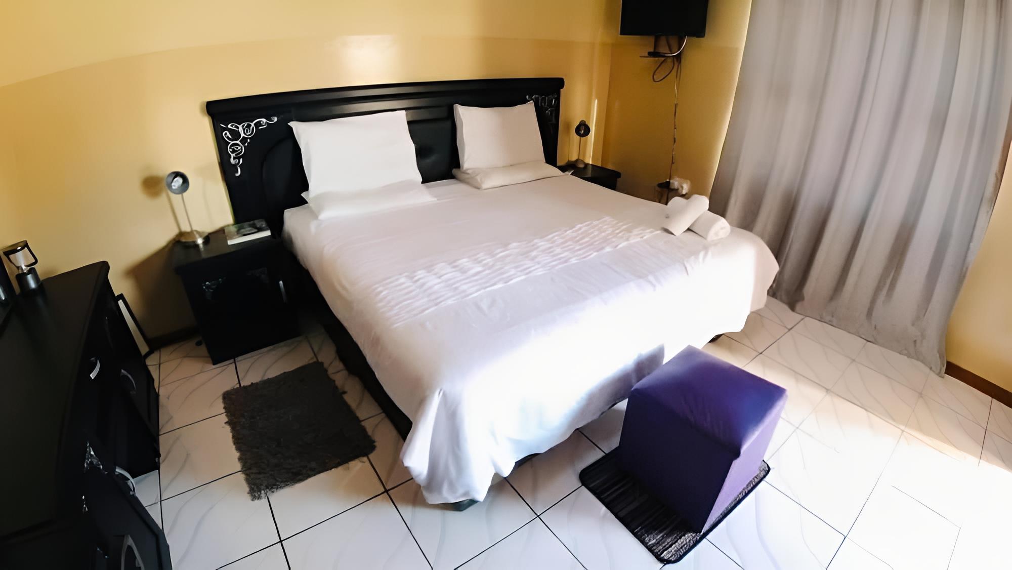 Standard Room photo 2