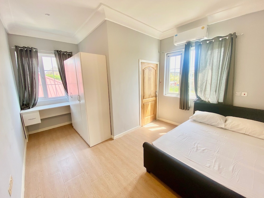 Luxury Apartment photo 2