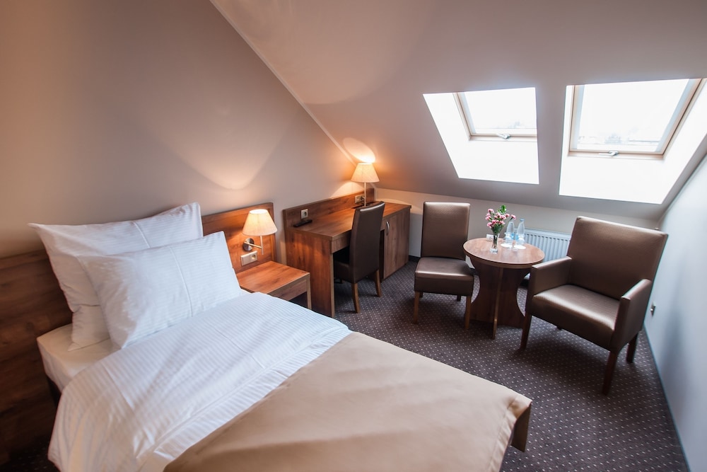 Single Room photo 2