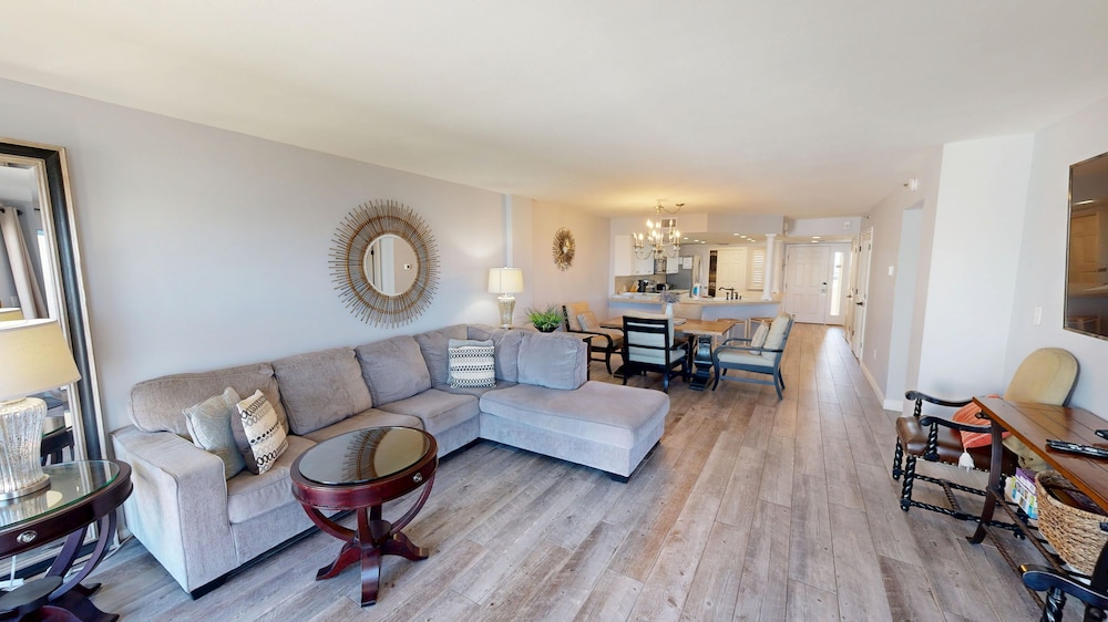 Condo, 2 Bedrooms