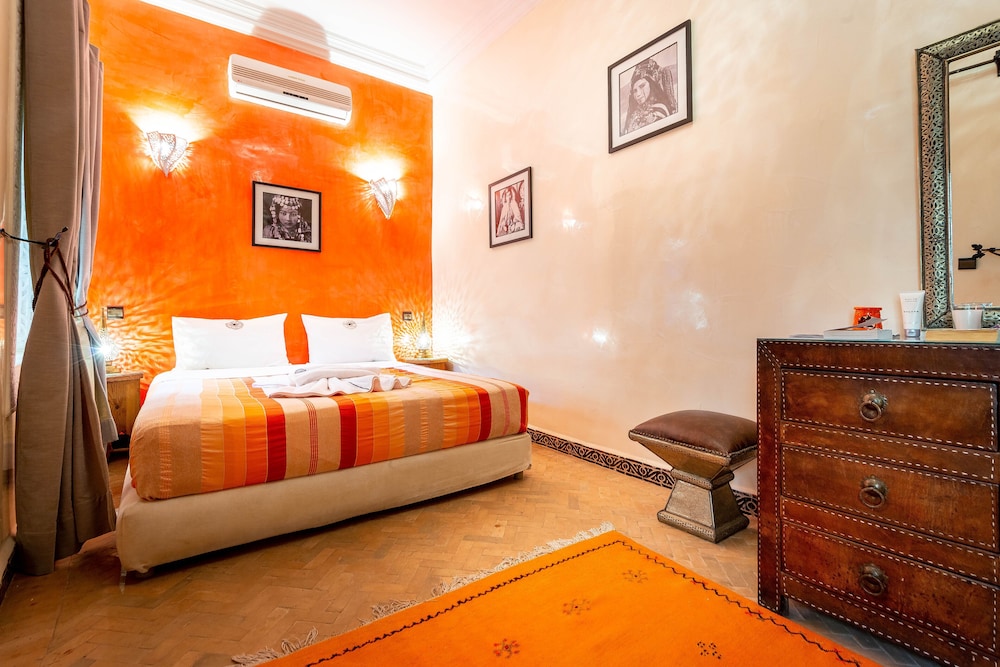 Deluxe Room - Photo 13
