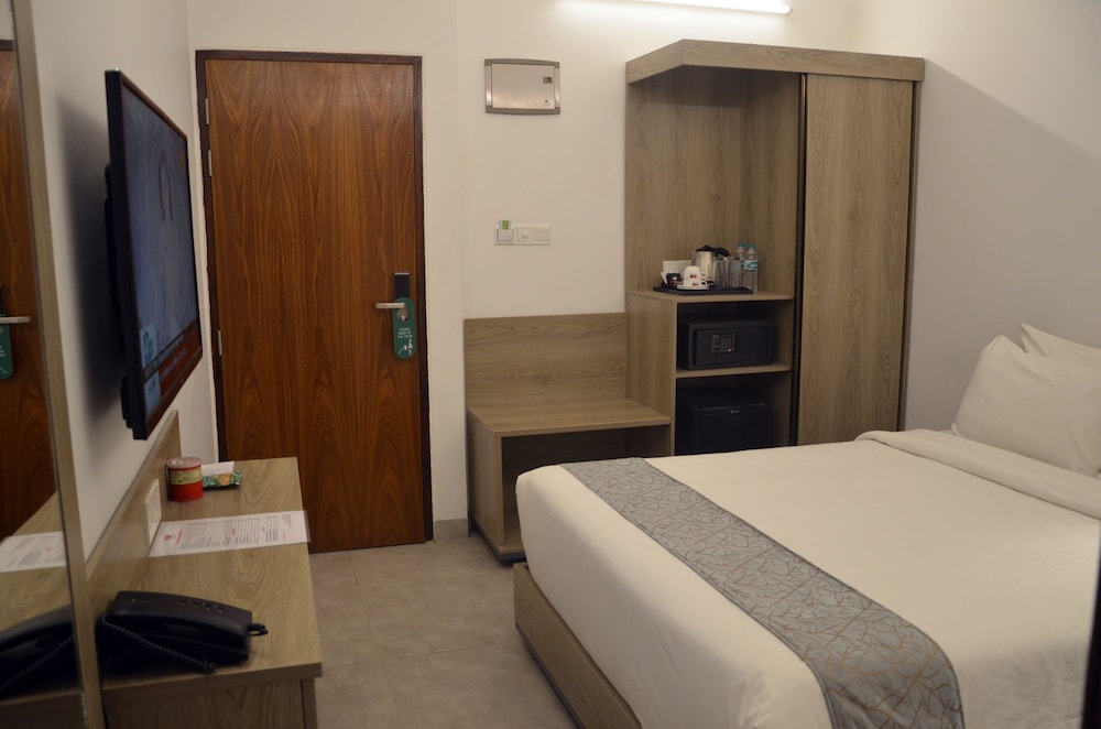 Deluxe Room - Photo 5