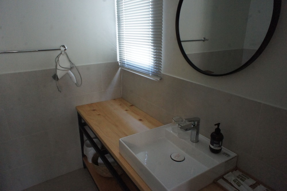 Double Room - Photo 5