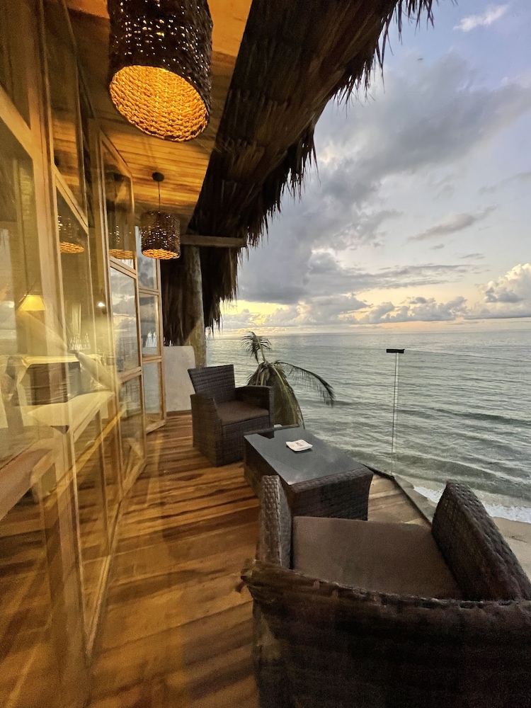 Junior Suite with Sea View - Photo 1