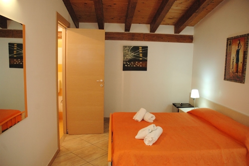 Economy Double Or Twin Room photo 2