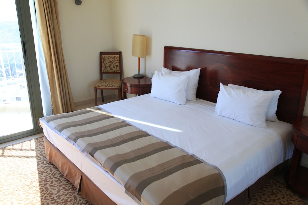 Deluxe Room, Pool View - Photo 6