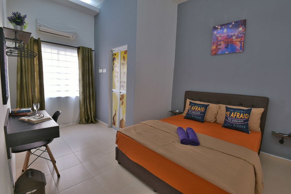 House, 3 Bedrooms photo 1