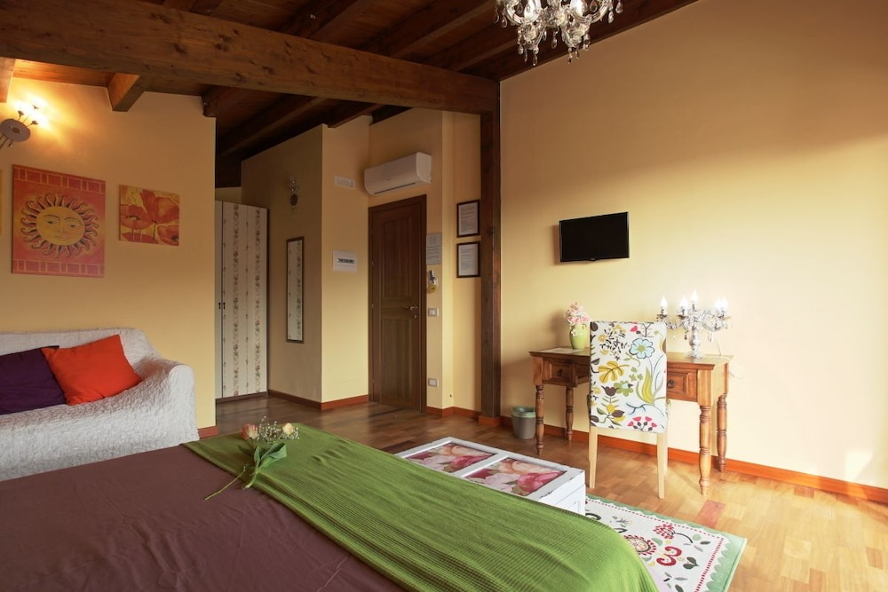 Panoramic Studio Suite, Terrace photo 2