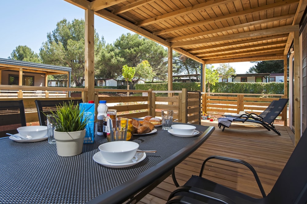 Superior Mobile Home, 2 Bedrooms, Terrace, Garden Area photo 1