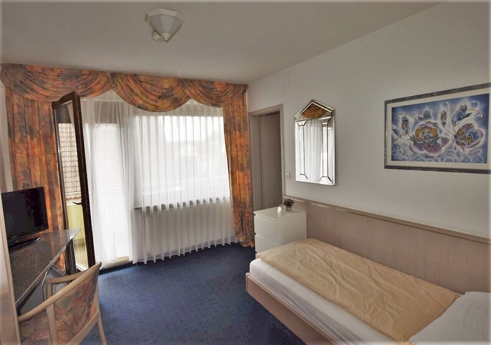 Single Room (103)