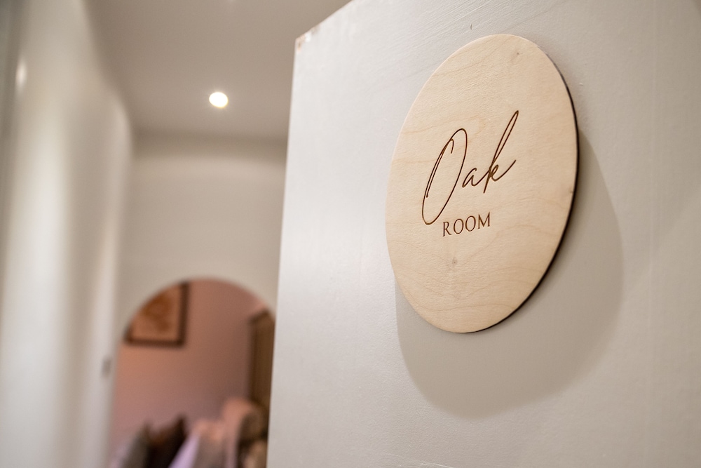 Deluxe Double Room, 1 King Bed, Courtyard View