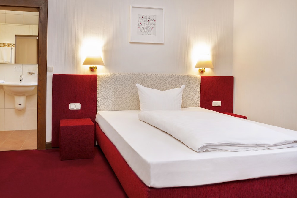 Standard Double Room (incl.3.50€ Energy Fee p.pers./p.night) photo 3