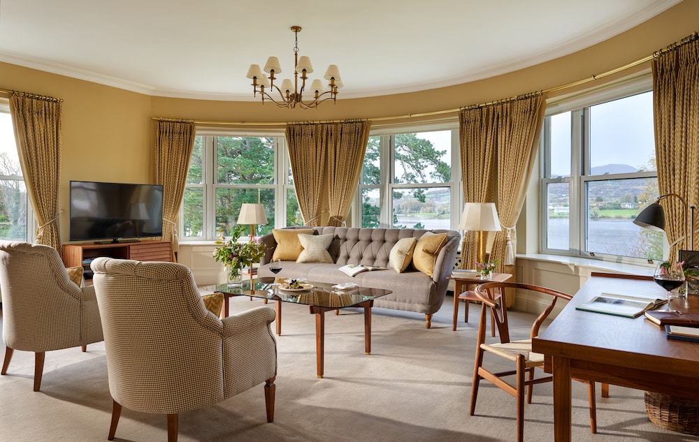 Signature Suite - Photo 3