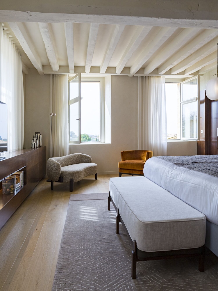 Traditional Suite