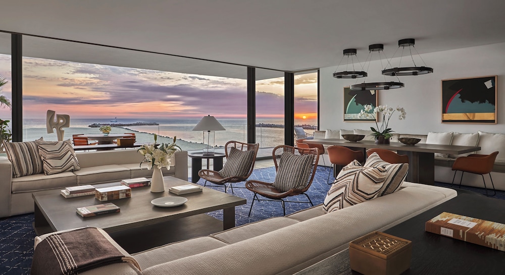 Suite, 2 Bedrooms (Sunrise) - Photo 1