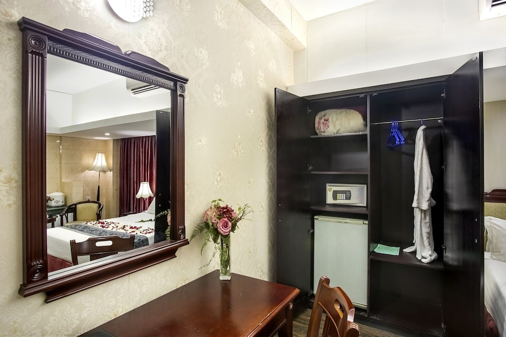 Luxury Room, 1 Queen Bed photo 2