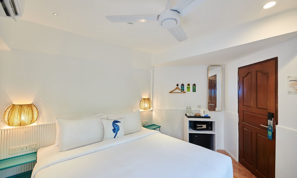 Coral Hut Quad (Two-Bedroom Bungalow) - Photo 3