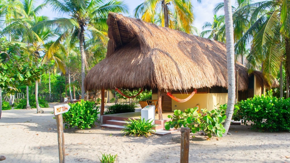 Standard Bungalow, 1 Bedroom, Ocean View, Beachfront photo 2