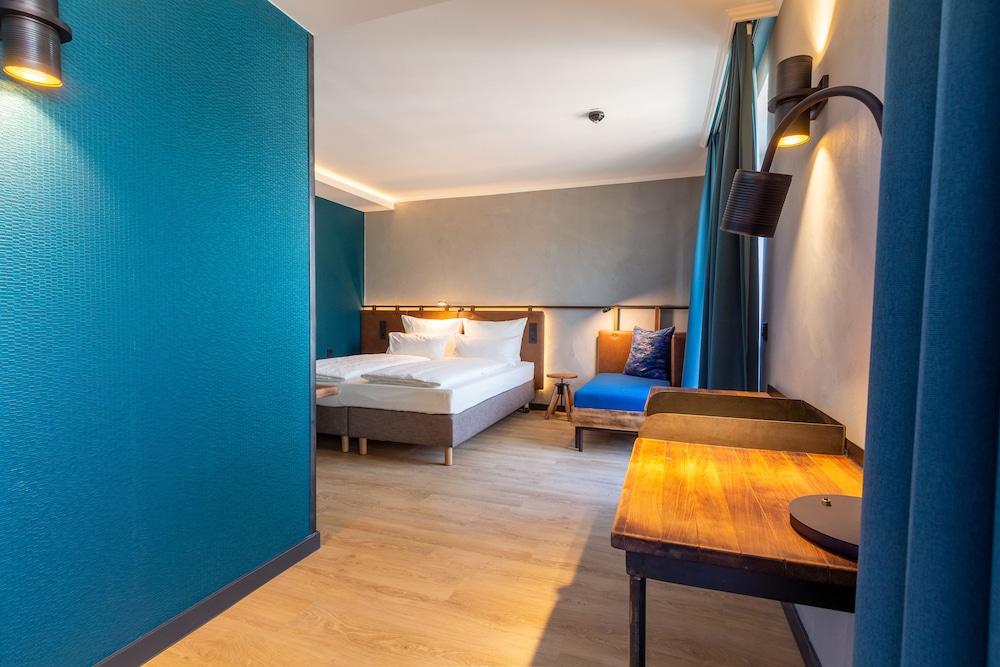 Junior Studio Suite