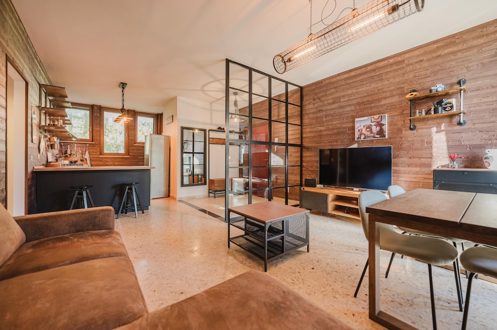 Deluxe Condo