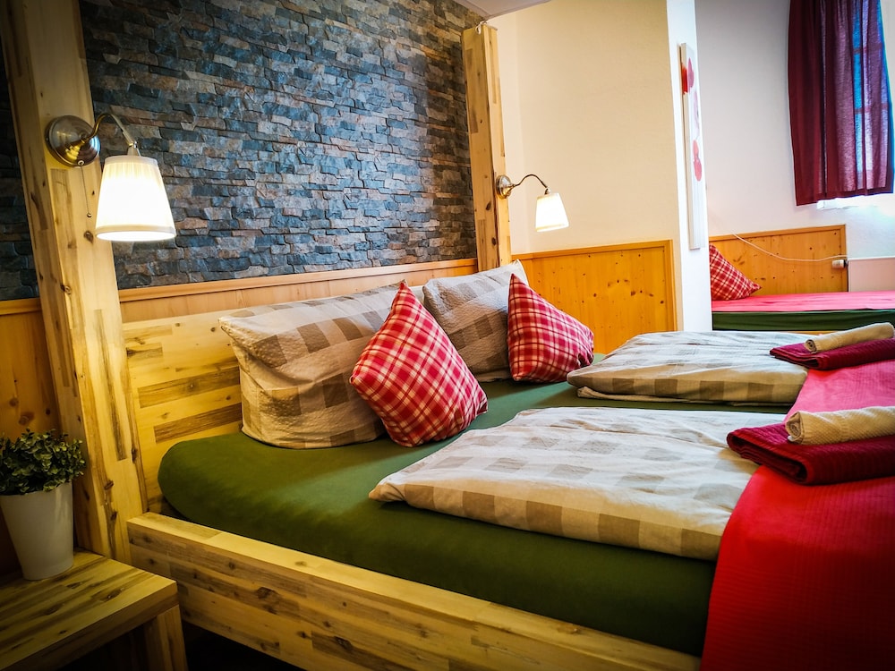 Comfort Room, Multiple Beds photo 2