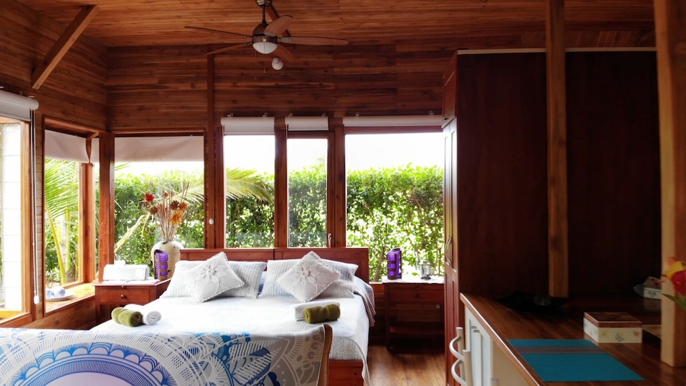 Romantic Studio Suite, 1 Bedroom, Kitchen, Garden Area photo 1