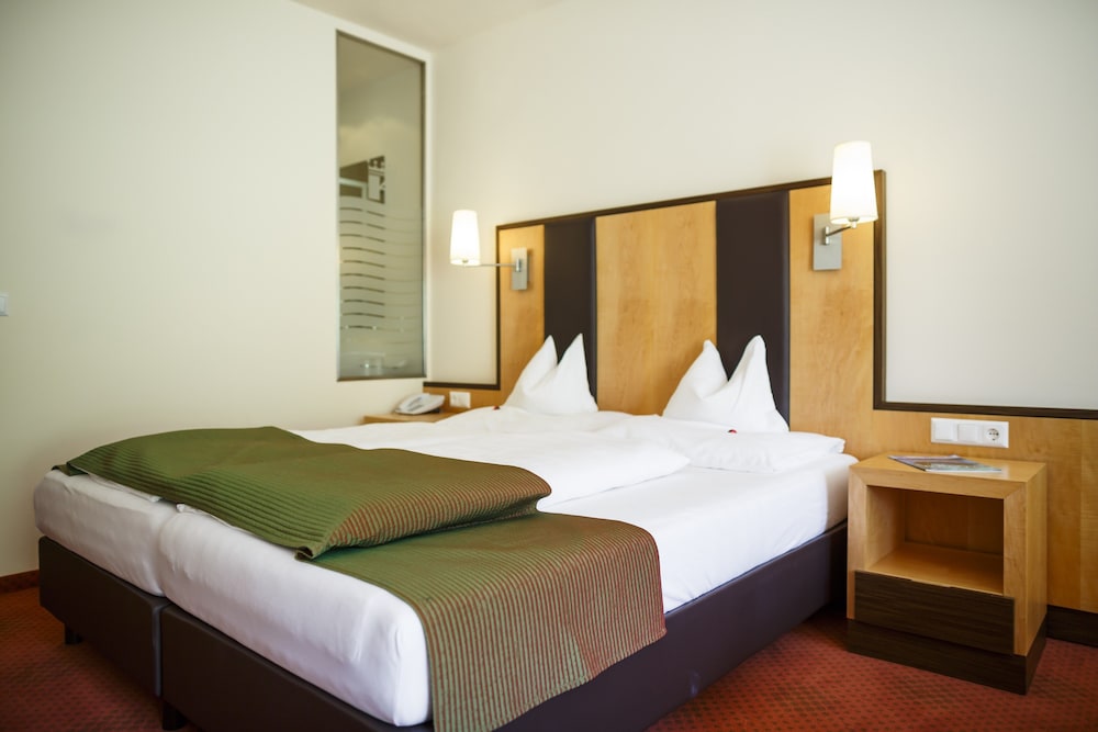 Classic Double Room, Balcony (Wald & Wiese) photo 2