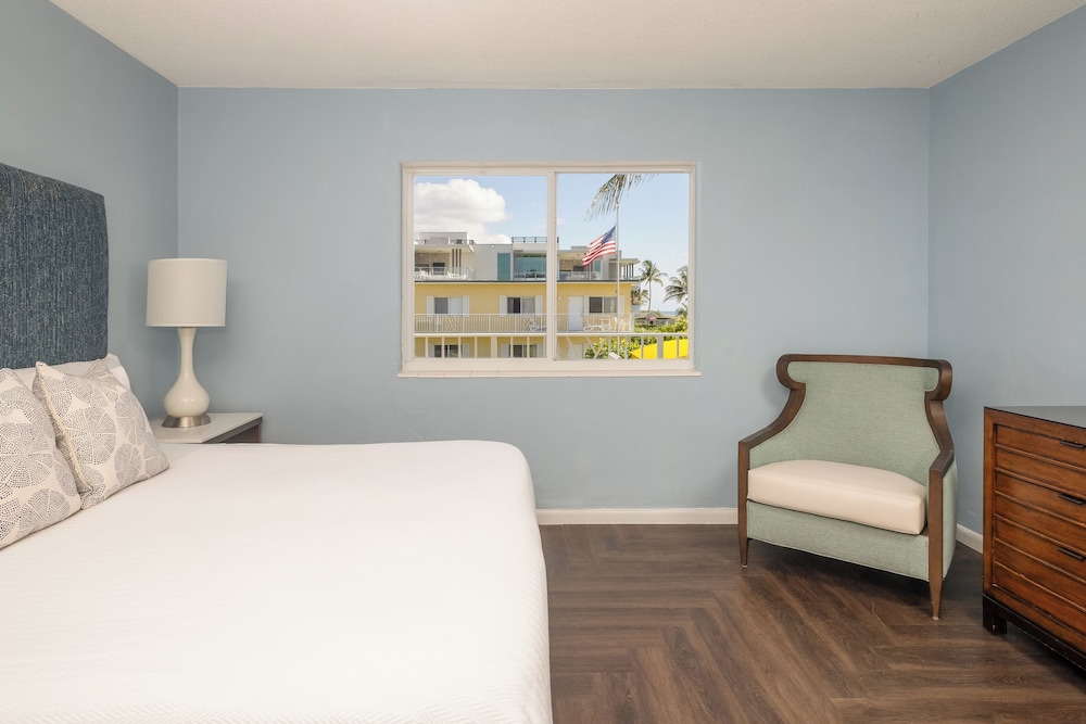 Suite, 1 Bedroom, Oceanfront (King) photo 3