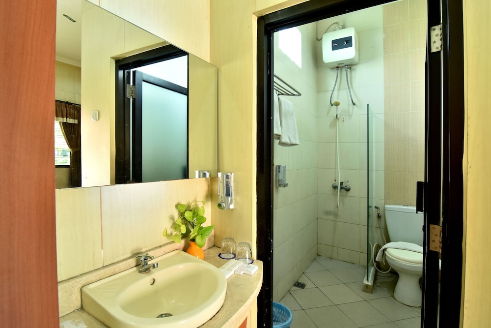 Standard Twin Room - Photo 2