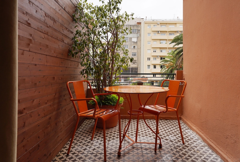Medium Room with Terrace photo 2