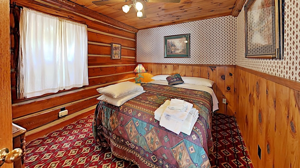 Cabin, Multiple Beds, Kitchen photo 1