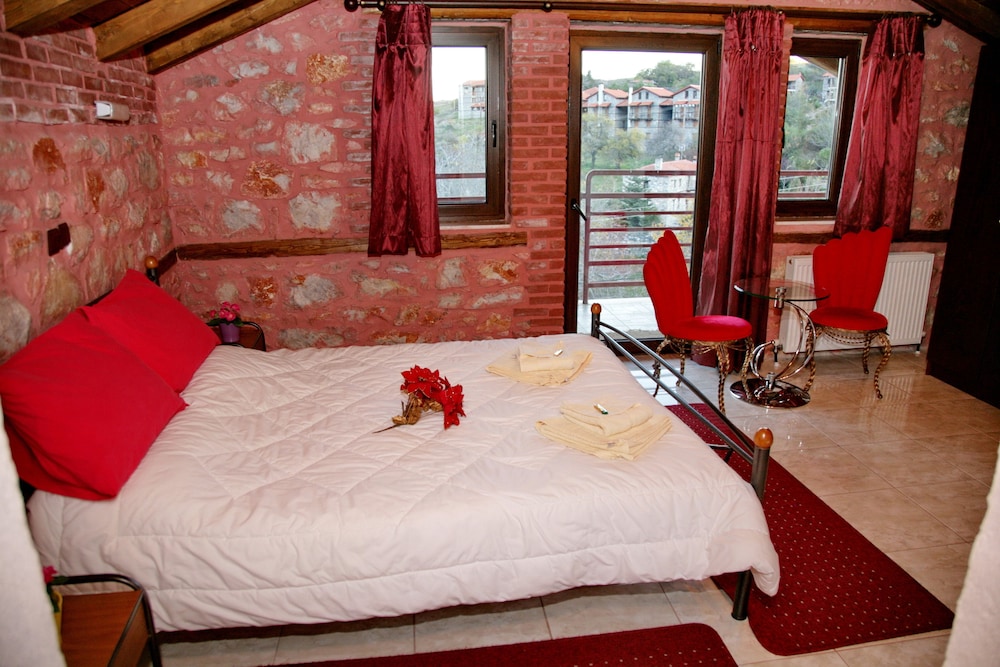 Room (Attic) photo 1
