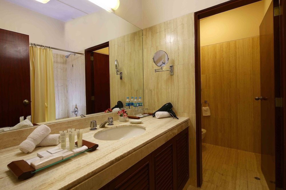 Superior Room with 2 single beds, lake view (sunrise) photo 3